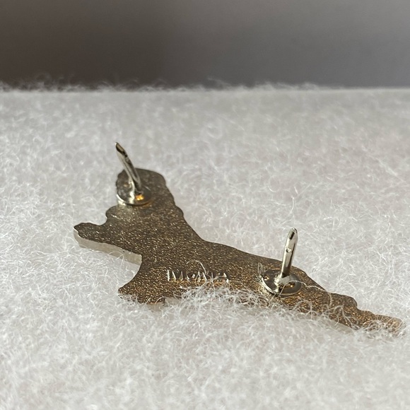 Laying lady pin - Picture 4 of 4